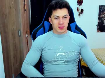 Javiersexymann Chaturbate stream image from December 19, 2024
