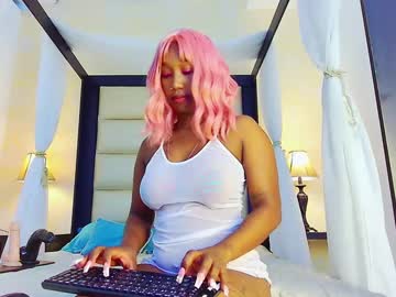 Jennawiliams Chaturbate stream image from December 19, 2024