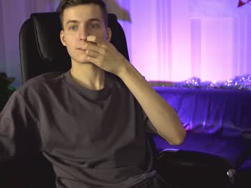 Kevin_Dickinson Chaturbate stream image from December 19, 2024