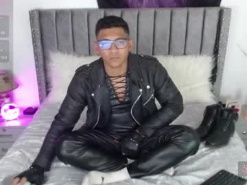 Tom_Brown12 Chaturbate stream image from December 19, 2024