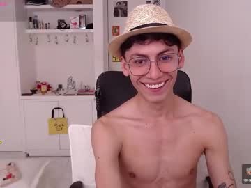 Amad696 Chaturbate stream image from December 19, 2024