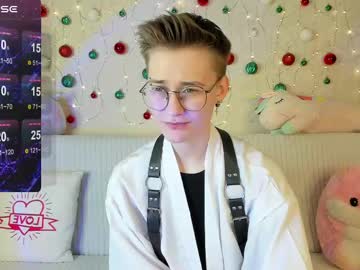Christine_Moon Chaturbate stream image from December 19, 2024