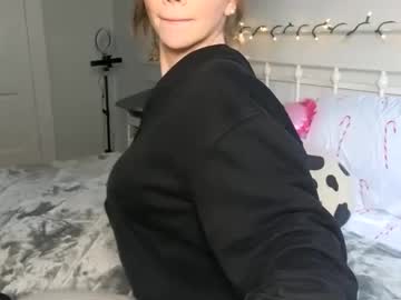 Emmagray01 Chaturbate stream image from December 19, 2024