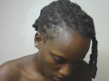 Leina_Moh Chaturbate stream image from December 19, 2024
