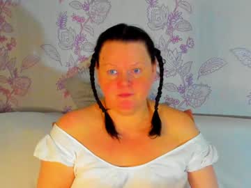 Milanabiegert Chaturbate stream image from December 19, 2024