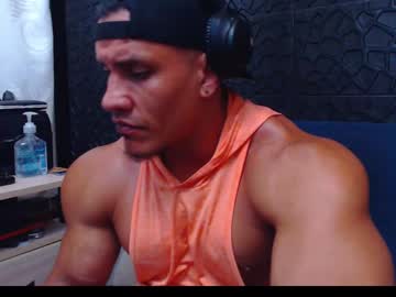 Viktorherrera Chaturbate stream image from December 19, 2024