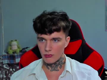 Austen_Milker Chaturbate stream image from December 19, 2024