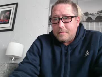 Jlonglake Chaturbate stream image from December 19, 2024