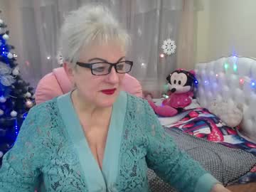 Kaylesmoll Chaturbate stream image from December 19, 2024