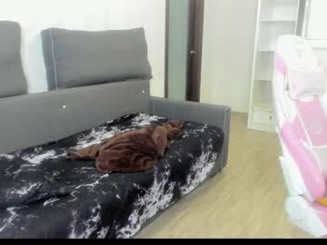 Kira_Little Chaturbate stream image from December 19, 2024