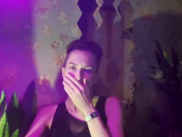 Kristinagold44 Chaturbate stream image from December 19, 2024