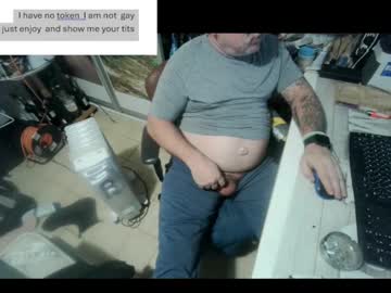 Pini_Z Chaturbate stream image from December 19, 2024