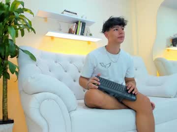 Zeus_18_ Chaturbate stream image from December 19, 2024