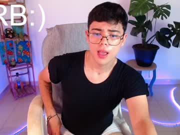 Angelomuller21 Chaturbate stream image from December 19, 2024