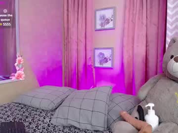 Charlotte_Blond Chaturbate stream image from December 19, 2024