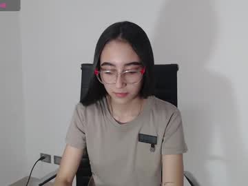 Chloehil2 Chaturbate stream image from December 19, 2024