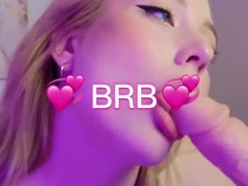 Lunalovelyy_ Chaturbate stream image from December 19, 2024