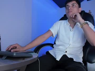 Mikebrenner_ Chaturbate stream image from December 19, 2024