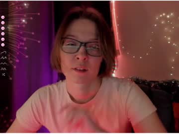 Moon__Girl Chaturbate stream image from December 19, 2024