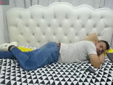 Yeisonandwillians Chaturbate stream image from December 19, 2024