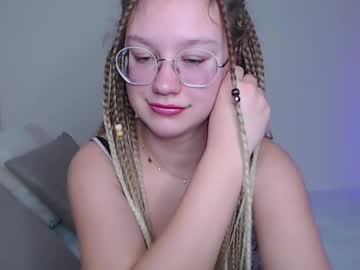 Blush__Honey Chaturbate stream image from December 19, 2024