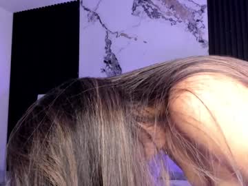 Daniphoenixx Chaturbate stream image from December 19, 2024
