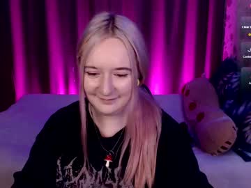 Elovinora Chaturbate stream image from December 19, 2024