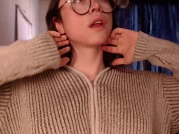 Emily_Pearl_ Chaturbate stream image from December 19, 2024