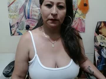Evangelinhotxxx33 Chaturbate stream image from December 19, 2024