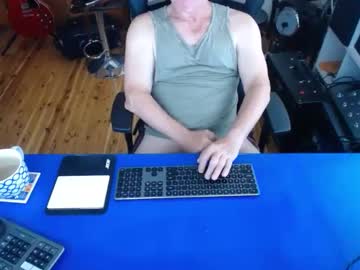 Guesswhatigot2 Chaturbate stream image from December 19, 2024