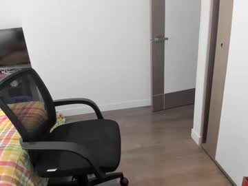 Sofiax2_ Chaturbate stream image from December 19, 2024