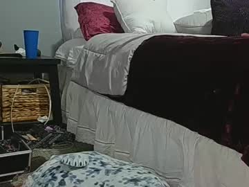 Violet18kitty Chaturbate stream image from December 19, 2024