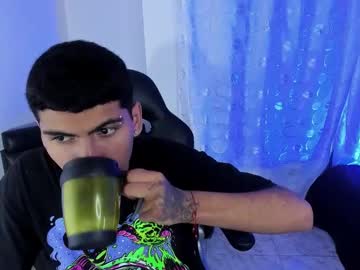 Washington_Boy Chaturbate stream image from December 19, 2024