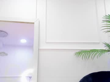 Xabrinarain Chaturbate stream image from December 19, 2024