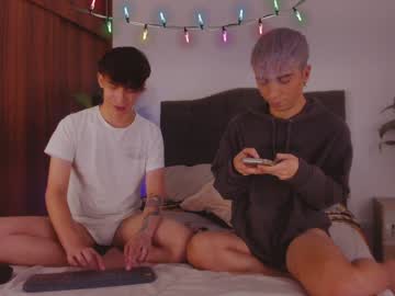 2gays_1straight Chaturbate stream image from December 19, 2024