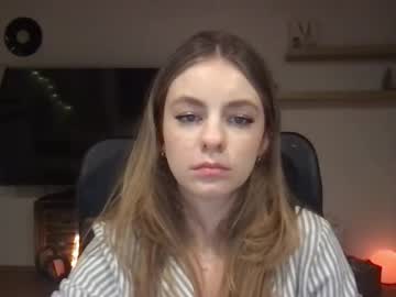Ariacreazy Chaturbate stream image from December 19, 2024