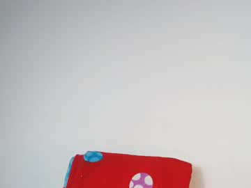 Carolinalovee_ Chaturbate stream image from December 19, 2024