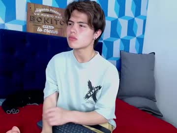 Collinstone Chaturbate stream image from December 19, 2024