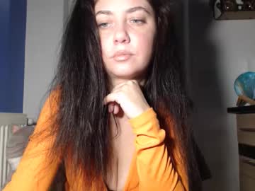 Daniellereys Chaturbate stream image from December 19, 2024