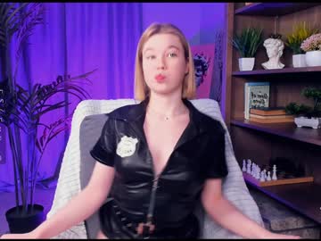 Di_Huny Chaturbate stream image from December 19, 2024