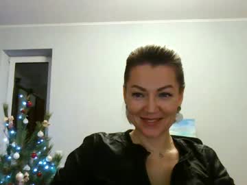 Foxshy Chaturbate stream image from December 19, 2024