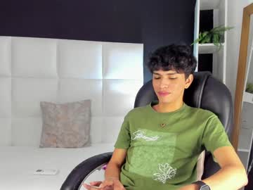 Santy_Carrington Chaturbate stream image from December 19, 2024