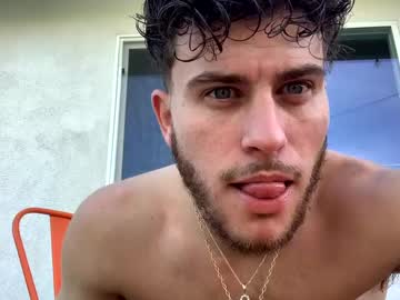 Wentbrokeonstrippers Chaturbate stream image from December 19, 2024