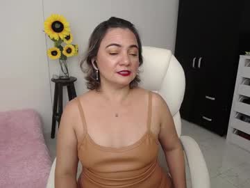 Ana_Hotmilf Chaturbate stream image from December 19, 2024
