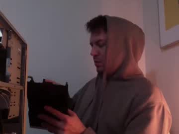 Gerryglitter Chaturbate stream image from December 19, 2024