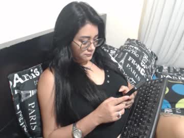 Katy_Bello Chaturbate stream image from December 19, 2024