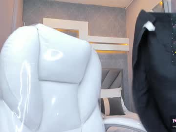 Perlaevansx Chaturbate stream image from December 19, 2024