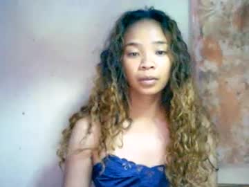 Roxanne_98 Chaturbate stream image from December 19, 2024