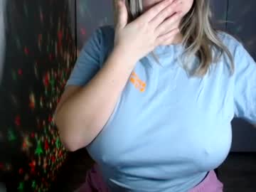 Royalboobs Chaturbate stream image from December 19, 2024