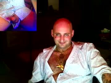 Twardyidlugi Chaturbate stream image from December 19, 2024